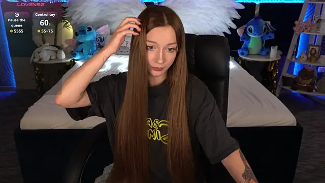 Snapshot of FoxyMayy chatting on 10-23-25, 01:10 FoxyMayy online show from 10-23-25, 01:10