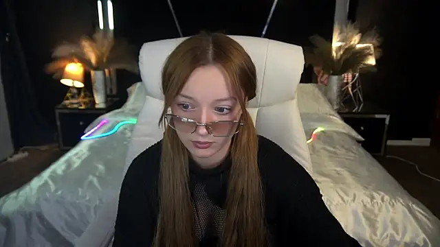 Snapshot of FoxyMayy chatting on 11-12-25, 02:43 FoxyMayy online show from 11-12-25, 02:43