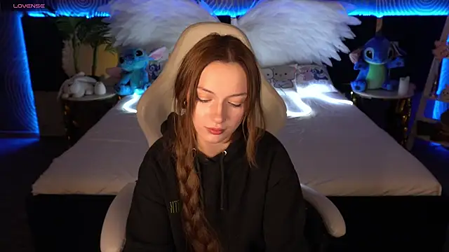 Snapshot of FoxyMayy chatting on 10-27-25, 02:07 FoxyMayy online show from 10-27-25, 02:07