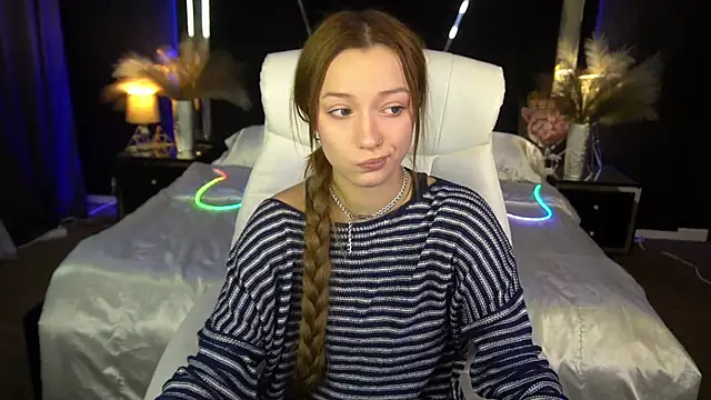 Snapshot of FoxyMayy chatting on 11-20-25, 02:18 FoxyMayy online show from 11-20-25, 02:18