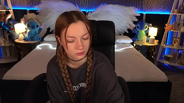 Snapshot of FoxyMayy chatting on 11-26-25, 01:55 FoxyMayy online show from 11-26-25, 01:55