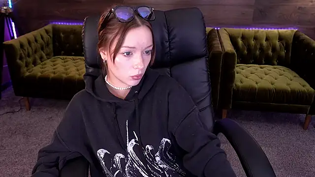 Snapshot of FoxyMayy chatting on 09-20-25, 12:43 FoxyMayy online show from 09-20-25, 12:43