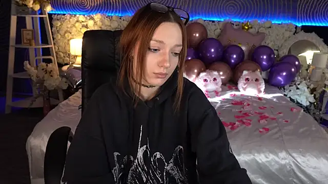 Snapshot of FoxyMayy chatting on 02-10-26, 01:43 FoxyMayy online show from 02-10-26, 01:43