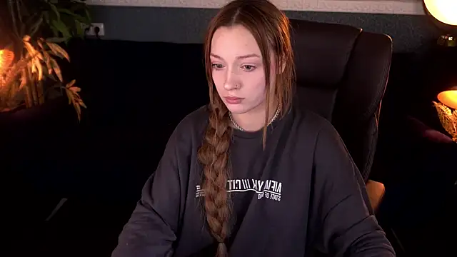 Snapshot of FoxyMayy chatting on 11-18-25, 03:15 FoxyMayy online show from 11-18-25, 03:15