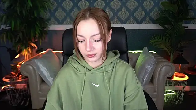 FoxyMayy online show from 04-17-26, 02:20