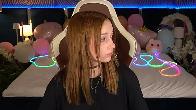 Snapshot of FoxyMayy chatting on 07-12-26, 04:52 FoxyMayy online show from 07-12-26, 04:52