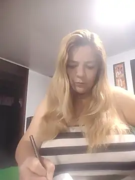 Snapshot of Casandra_Cruz chatting on 09-23-25, 10:39 Casandra Cruz online show from 09-23-25, 10:39