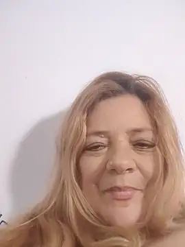 Snapshot of Casandra_Cruz chatting on 09-21-25, 12:16 Casandra Cruz online show from 09-21-25, 12:16