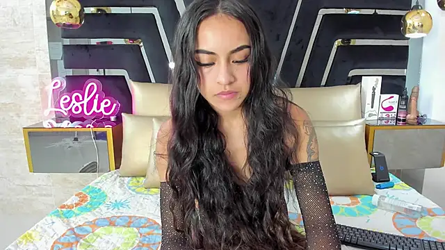 Leslie Bussh  online show from 11-30-25, 12:28