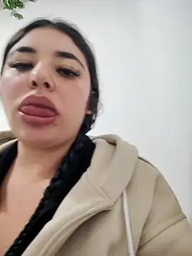 Bagiolett online show from 03-19-26, 07:14