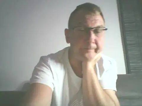 Snapshot of niezlomny75 chatting on 09-24-25, 10:59 niezlomny75 online show from 09-24-25, 10:59