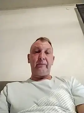 Snapshot of niezlomny75 chatting on 09-10-25, 10:42 niezlomny75 online show from 09-10-25, 10:42