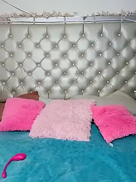 ZARAY 1118 online show from 12-15-25, 03:56