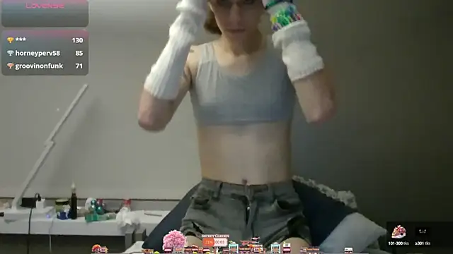 cuddlyavenue online show from 10-07-25, 12:22