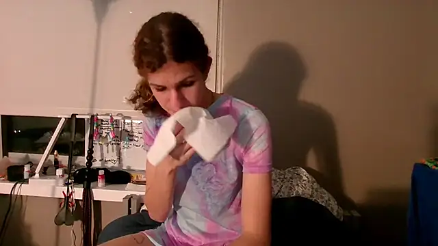 cuddlyavenue online show from 10-23-25, 01:26