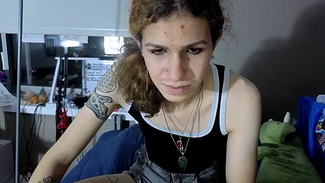 cuddlyavenue online show from 11-08-25, 02:15