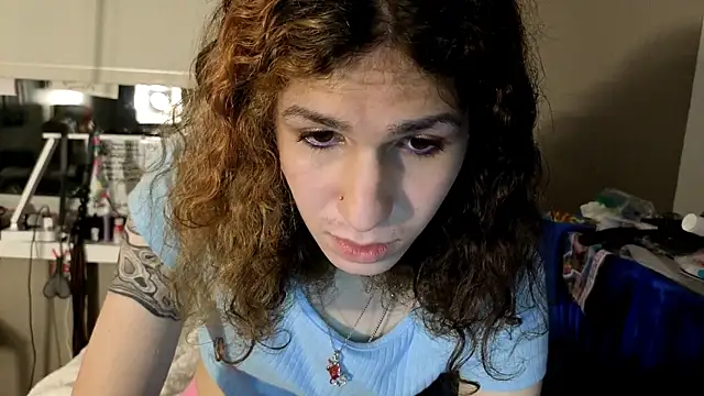 cuddlyavenue online show from 11-02-25, 02:38