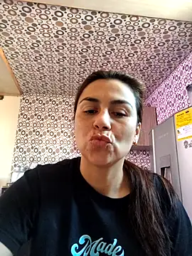 Snapshot of vanessa-titisM chatting on 05-09-26, 02:31 vanessa-titisM online show from 05-09-26, 02:31