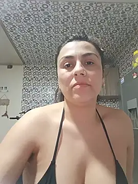 Snapshot of vanessa-titisM chatting on 06-14-26, 12:51 vanessa-titisM online show from 06-14-26, 12:51