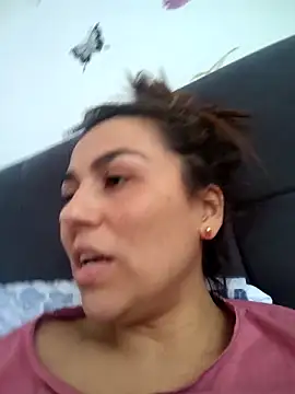 Snapshot of vanessa-titisM chatting on 05-06-26, 04:55 vanessa-titisM online show from 05-06-26, 04:55
