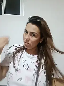 Snapshot of vanessa-titisM chatting on 07-05-26, 01:54 vanessa-titisM online show from 07-05-26, 01:54