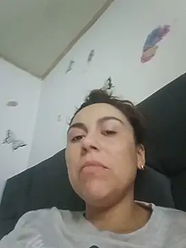 Snapshot of vanessa-titisM chatting on 06-10-26, 11:28 vanessa-titisM online show from 06-10-26, 11:28