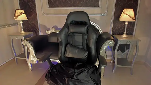 Helenstanford online show from 10-18-25, 01:13