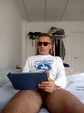 Snapshot of EmilioTaladdro chatting on 05-01-26, 05:56 EmilioTaladdro online show from 05-01-26, 05:56