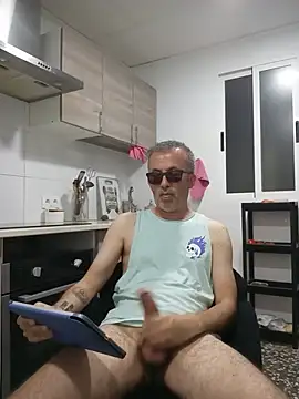 Snapshot of EmilioTaladdro chatting on 05-27-26, 09:11 EmilioTaladdro online show from 05-27-26, 09:11