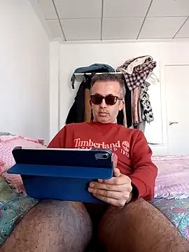 EmilioTaladdro online show from 04-01-26, 01:41