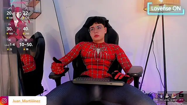 Snapshot of Im_Juaniito chatting on 10-31-25, 05:15 Im Juaniito online show from 10-31-25, 05:15