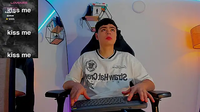 Snapshot of Im_Juaniito chatting on 09-14-25, 01:28 Im Juaniito online show from 09-14-25, 01:28