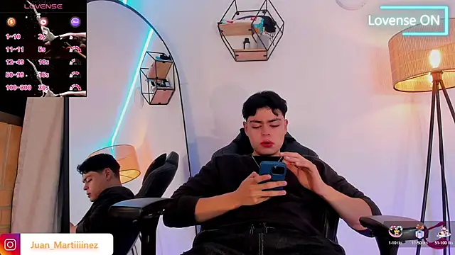 Snapshot of Im_Juaniito chatting on 10-11-25, 04:13 Im Juaniito online show from 10-11-25, 04:13