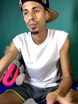 Snapshot of Alexx_1214 chatting on 09-18-25, 01:08 Alexx 1214 online show from 09-18-25, 01:08