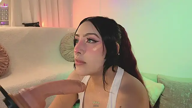 ashlynnlowe  online show from 02-22-26, 10:11