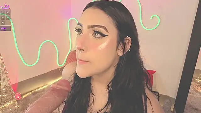 ashlynnlowe  online show from 12-20-25, 07:17