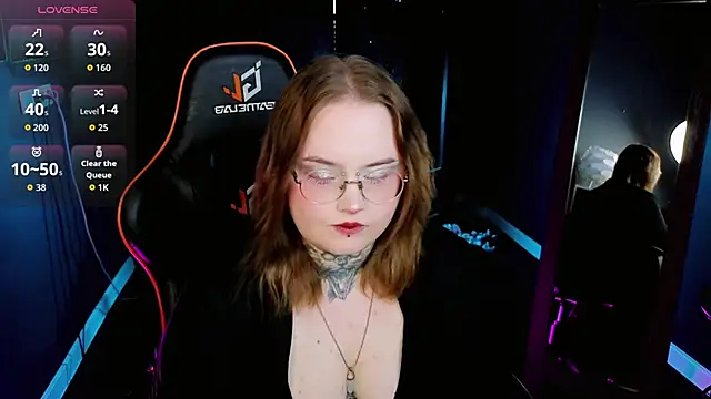 Alice Linger online show from 09-14-25, 03:34