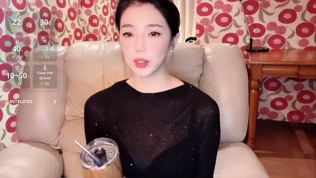 miss-lin online show from 11-24-25, 01:22