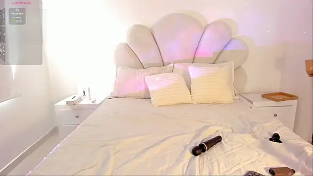 AliisonWells online show from 04-05-26, 08:37