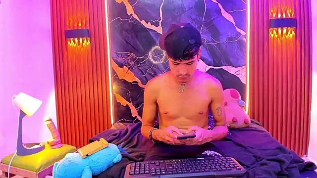 Lucky boys  X online show from 02-16-26, 04:49