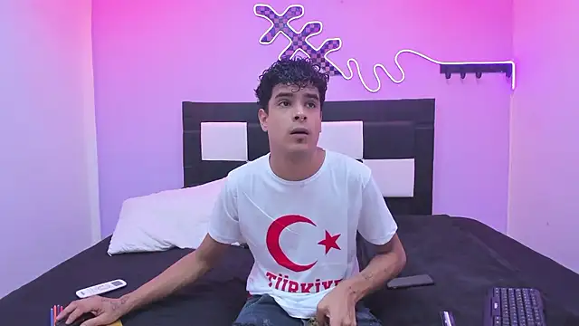 Lucky boys  X online show from 01-09-26, 08:05