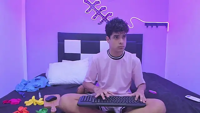 Lucky boys  X online show from 01-10-26, 06:36