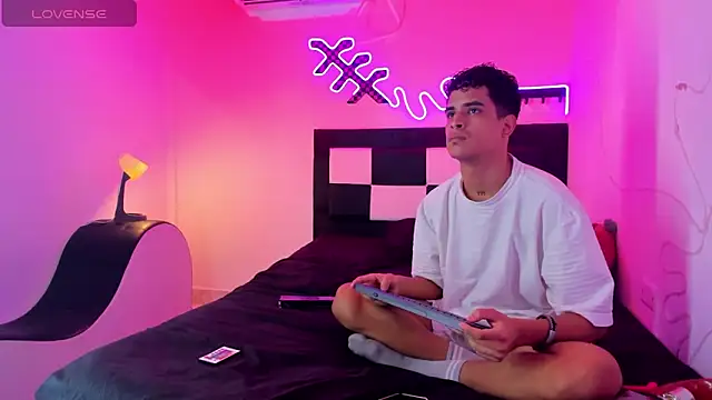 Lucky boys  X online show from 09-25-25, 12:00