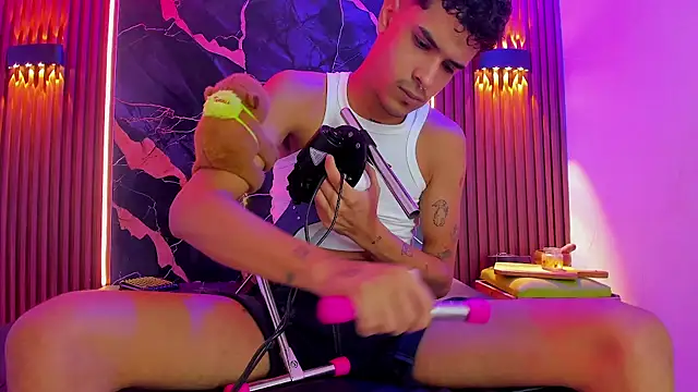 Lucky boys  X online show from 11-12-25, 12:20