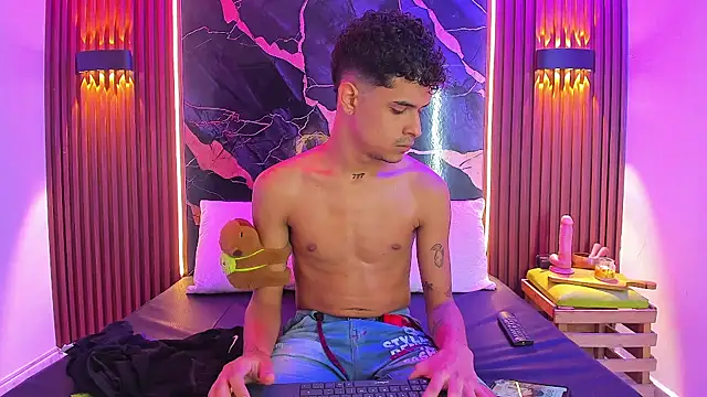 Lucky boys  X online show from 11-10-25, 02:00