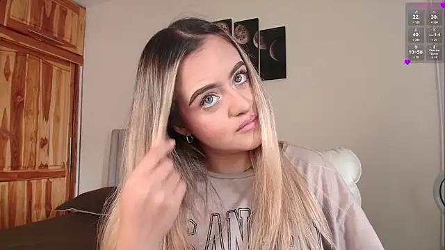 MaryMoon  online show from 04-09-26, 05:41