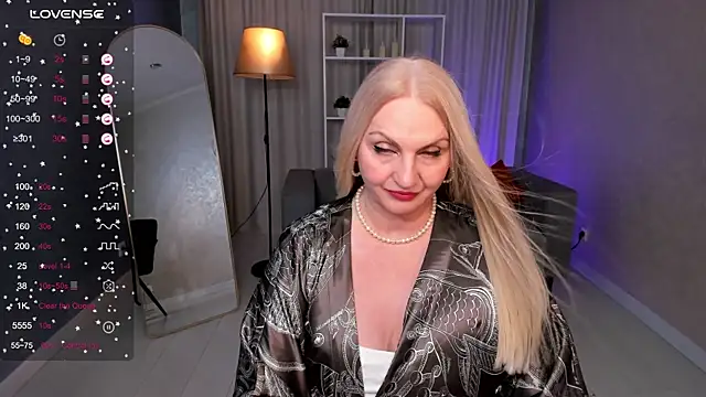 Nina Devillle online show from 11-03-25, 02:53