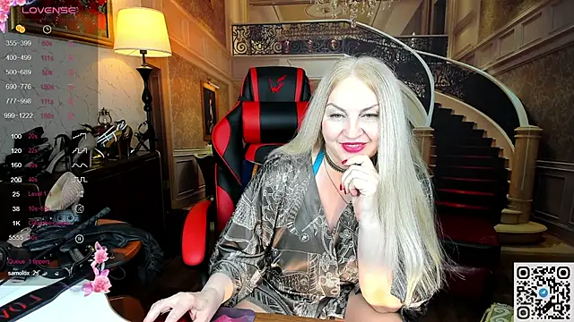 Nina Devillle online show from 04-05-26, 01:45