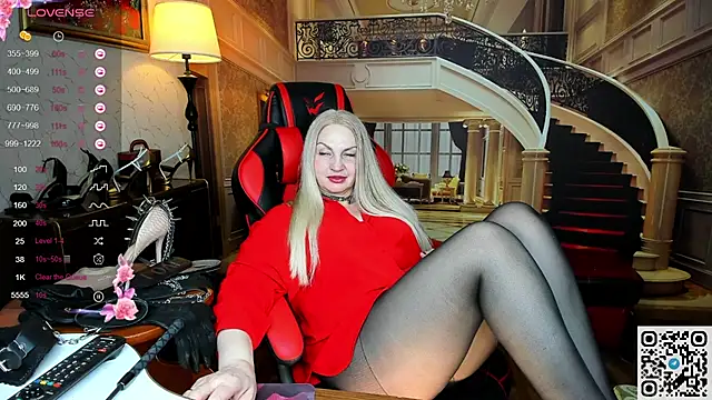 Nina Devillle online show from 03-06-26, 08:04