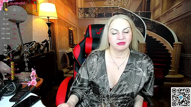 Snapshot of Nina_Devillle chatting on 05-31-26, 01:44 Nina Devillle online show from 05-31-26, 01:44